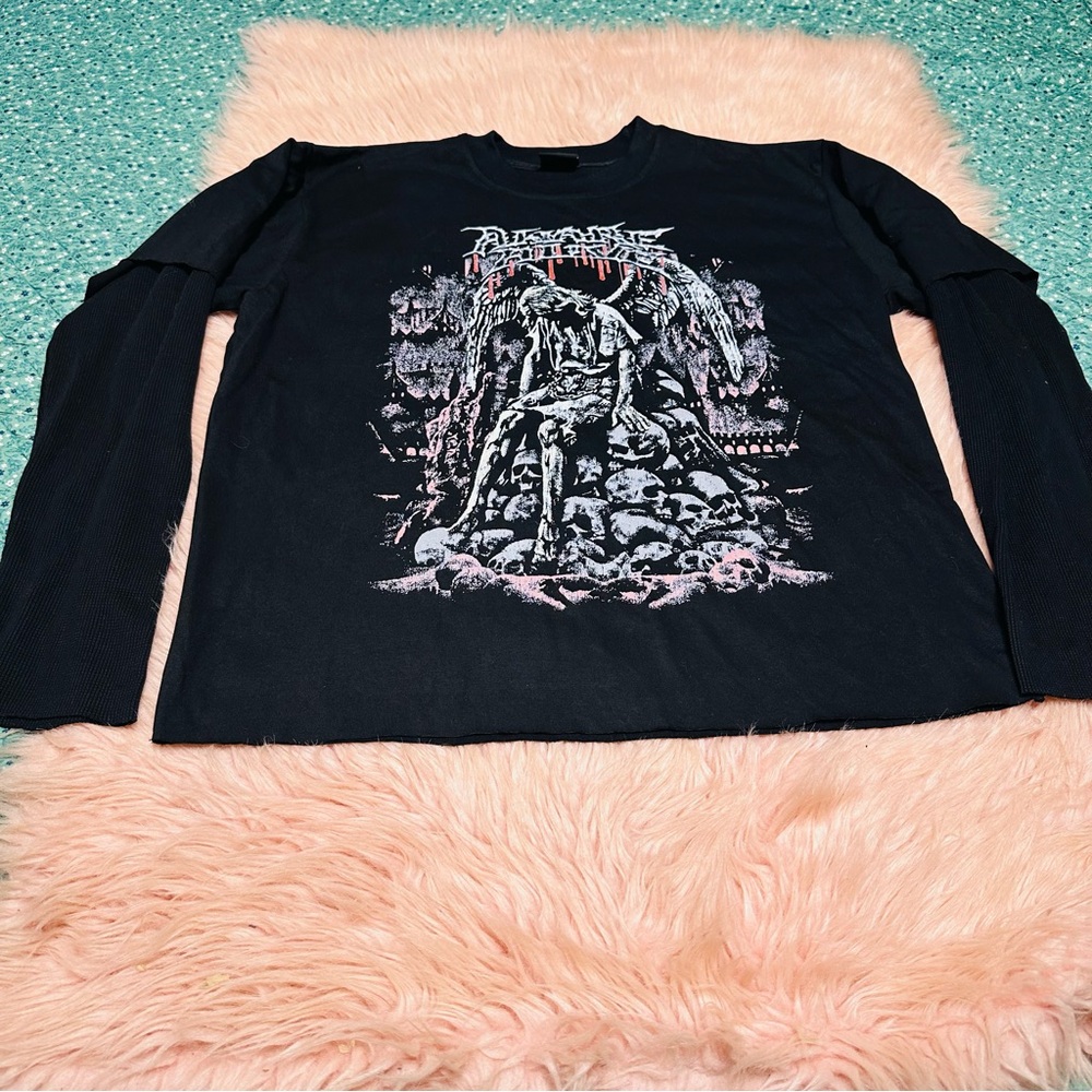 Black  Long Sleeve Tee with Bold Graphic Design